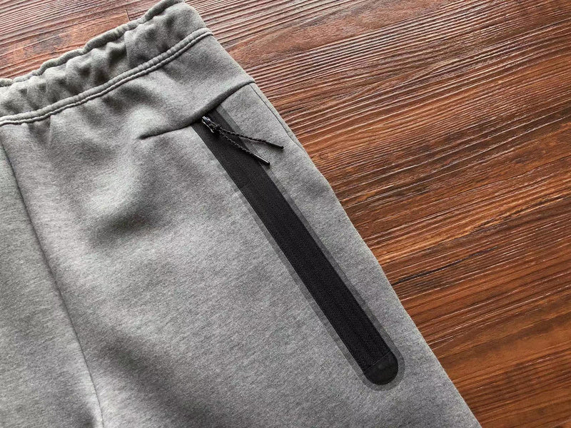 NIKE TECH FLEECE PANTS x WOLF GREY