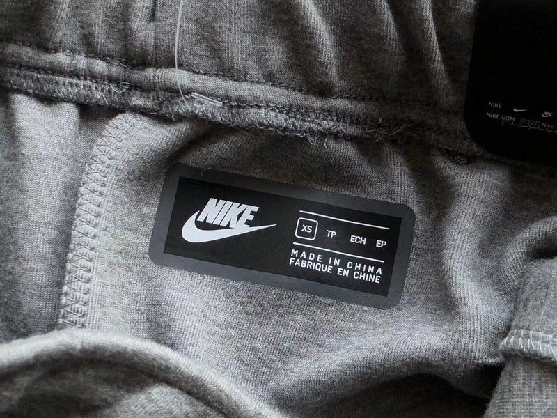 NIKE TECH FLEECE PANTS x WOLF GREY