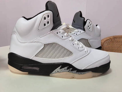 JORDAN 5 RETRO WHITE/BLACK