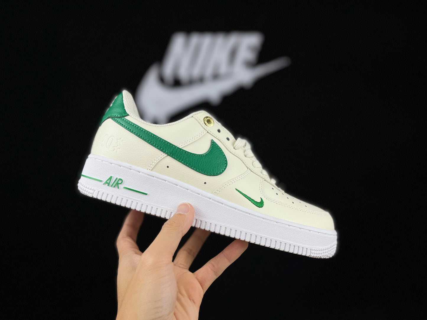 NIKE AIR FORCE 1 "Light Green"