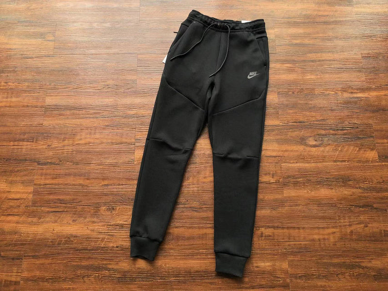 NIKE TECH FLEECE PANTS x BLACK