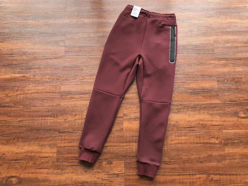 NIKE TECH FLEECE PANTS x BERRY/POMEGRANATE