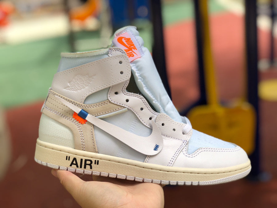 Off White x Jordan 1Retro High oG "White'.