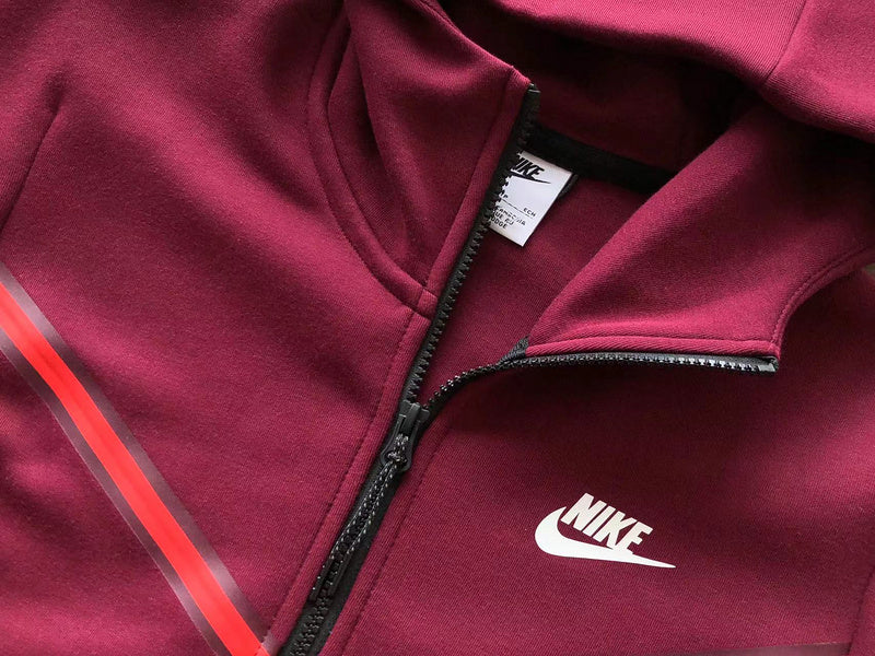 NIKE TECH FLEECE HOODIE x DARK BEETROOT/PHANTOM