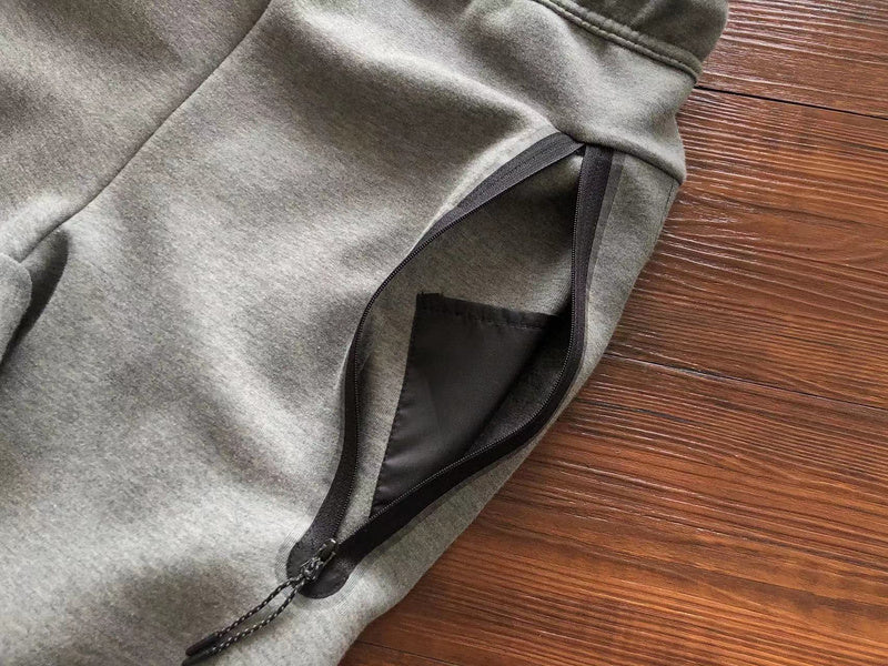 NIKE TECH FLEECE PANTS x WOLF GREY