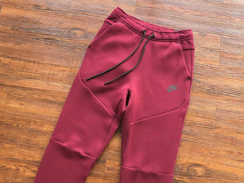 NIKE TECH FLEECE PANTS x BURGUNDY