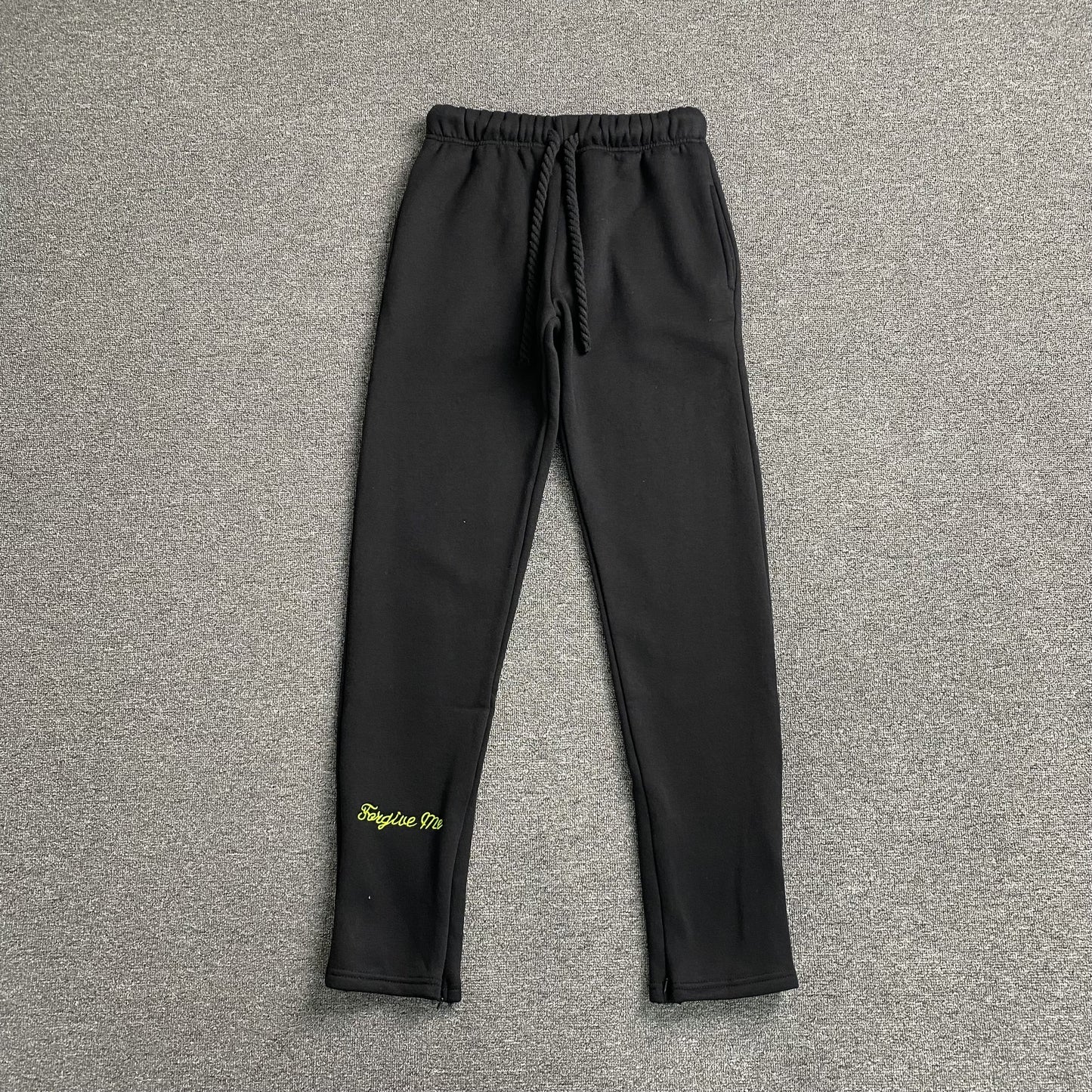 SYNA WORLD SYNA LOGO SWEATPANTS BLACK