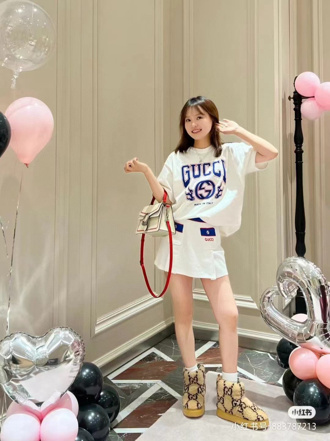 Gucci White T-Shirt with Bold Logo