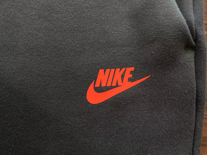 NIKE TECH FLEECE PANTS x BLACK/DARK SMOKE GREY