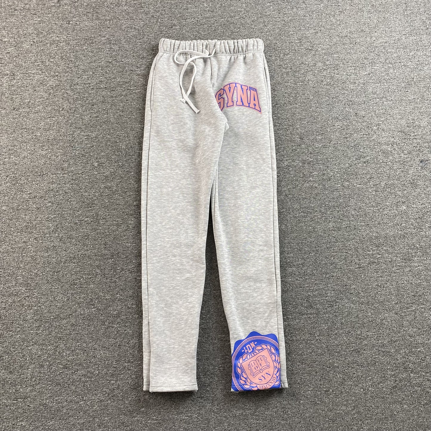 SYNA WORLD COLLEGE SWEATPANTS GREY