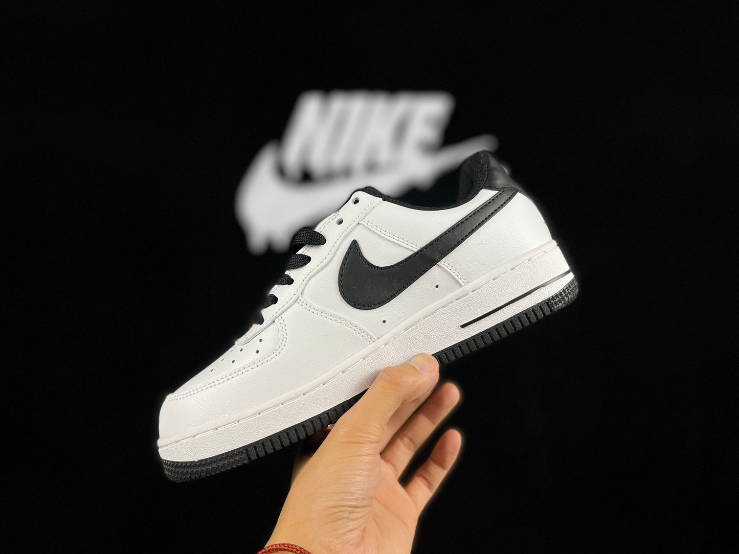 NIKE AIR FORCE 1 Low "Leather OG White/Black"