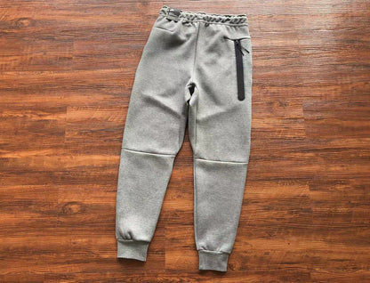 NIKE TECH FLEECE PANTS x WOLF GREY