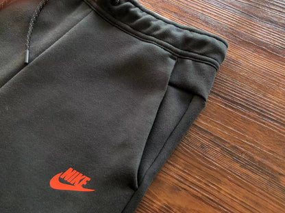 NIKE TECH FLEECE PANTS x BLACK/DARK SMOKE GREY