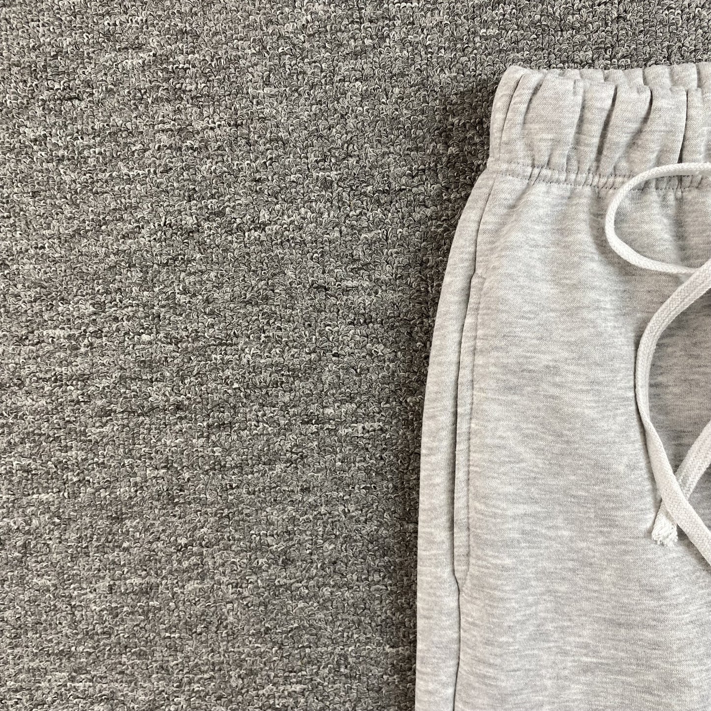 SYNA WORLD COLLEGE SWEATPANTS GREY