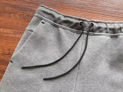 NIKE TECH FLEECE PANTS x WOLF GREY