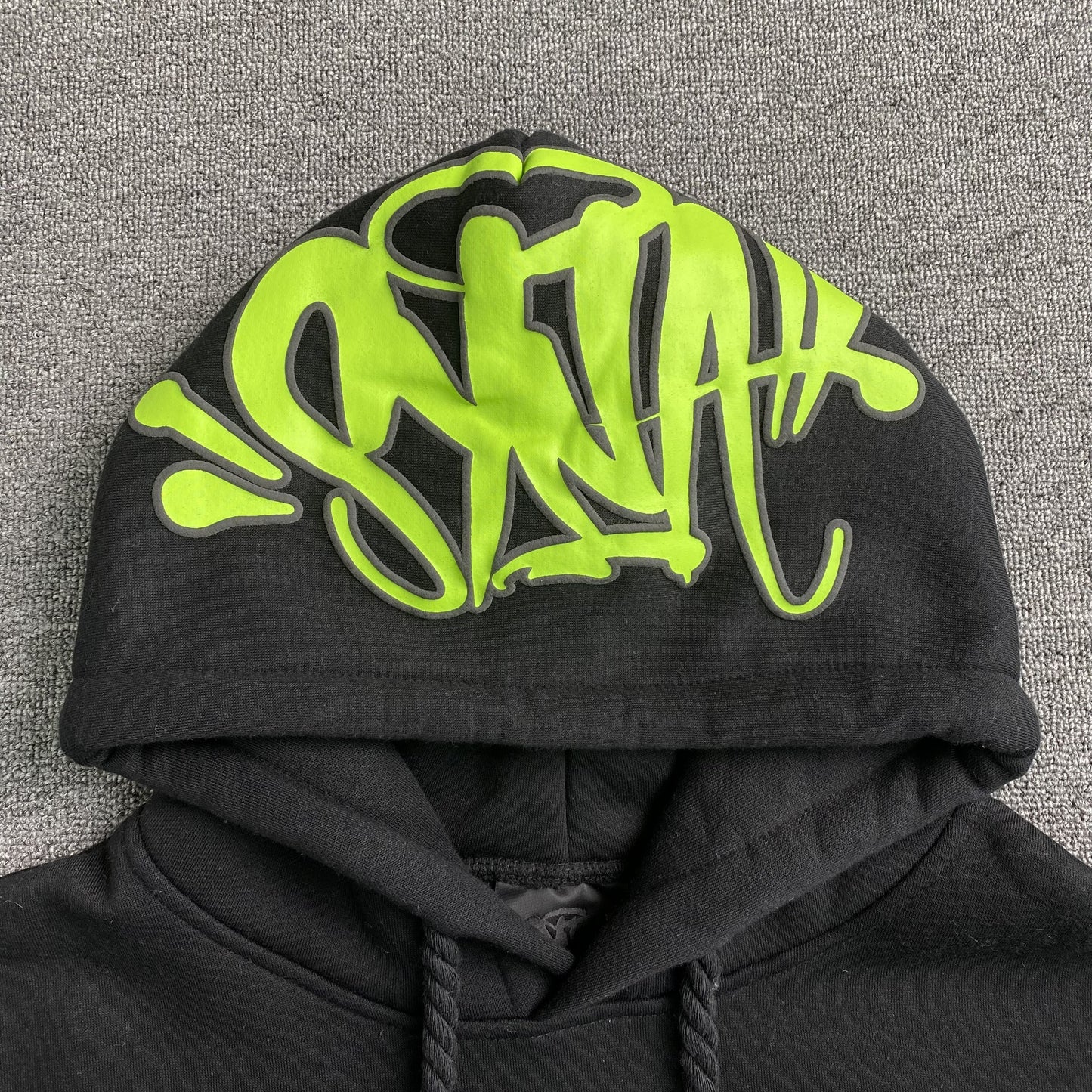 SYNA WORLD HOOD LOGO HOODIE BLACK