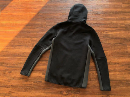 NIKE TECH FLEECE HOODIE x BLACK/DARK SMOKE GREY