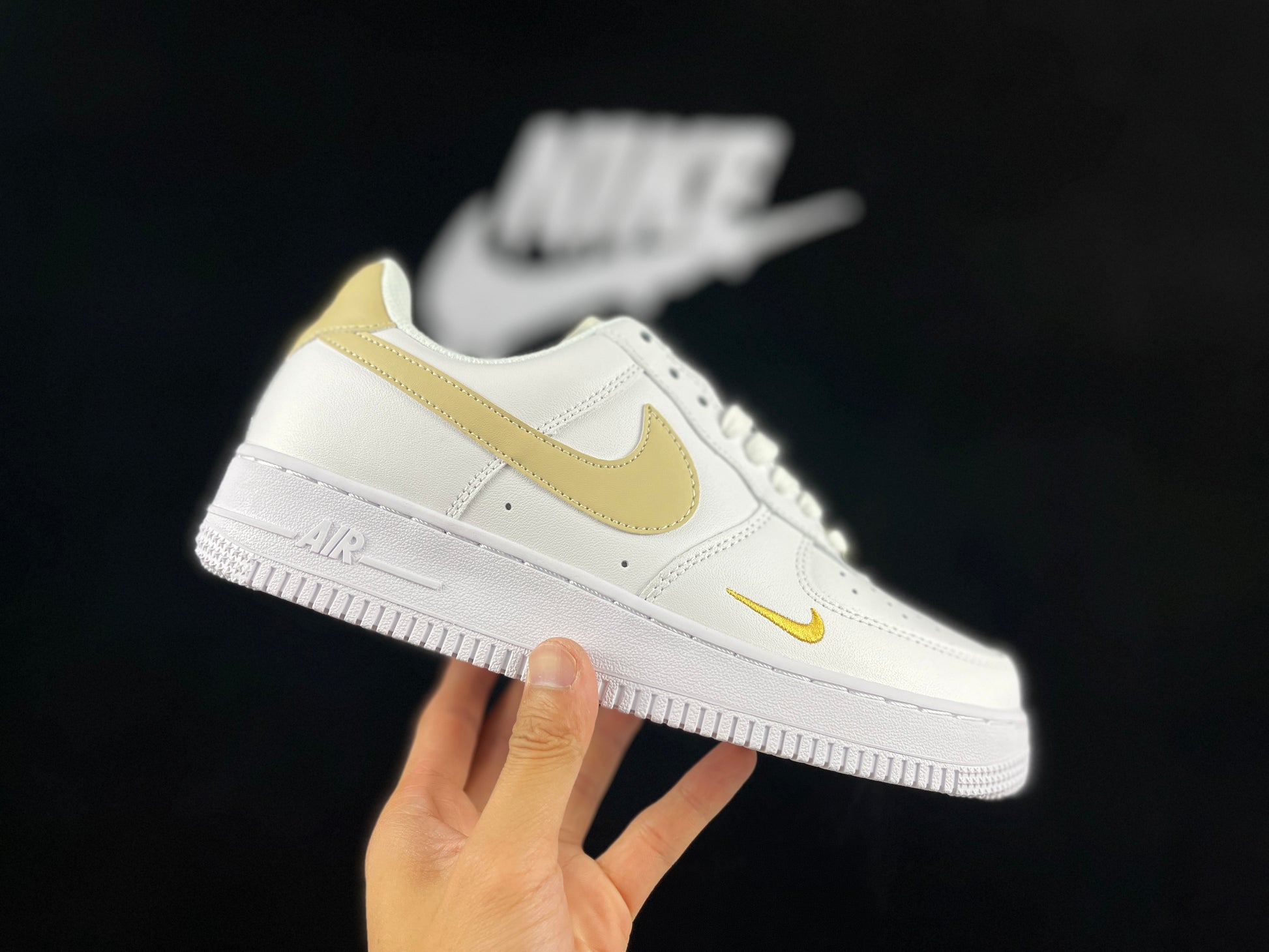 NIKE AIR FORCE 1 "Mini Swoosh White/Yellow"