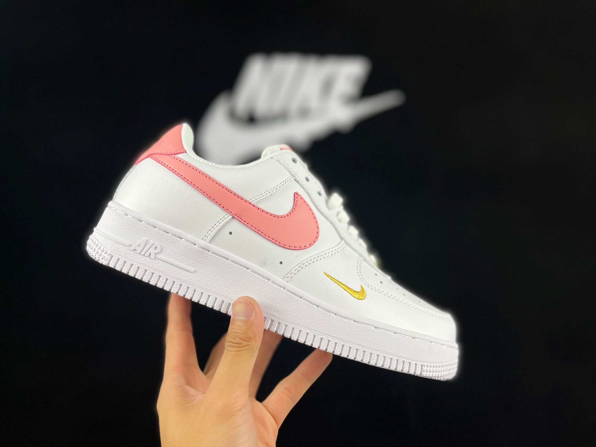 NIKE AIR FORCE 1 "Mini Swoosh White/Pink"