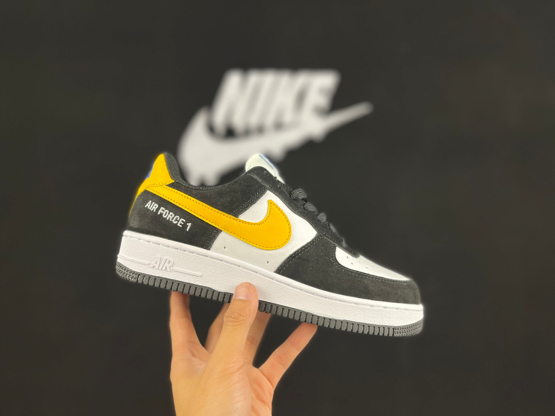 NIKE AIR FORCE 1 Low "Black/White/Yellow Swoosh"