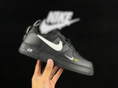 NIKE AIR FORCE 1 Low "All Black"