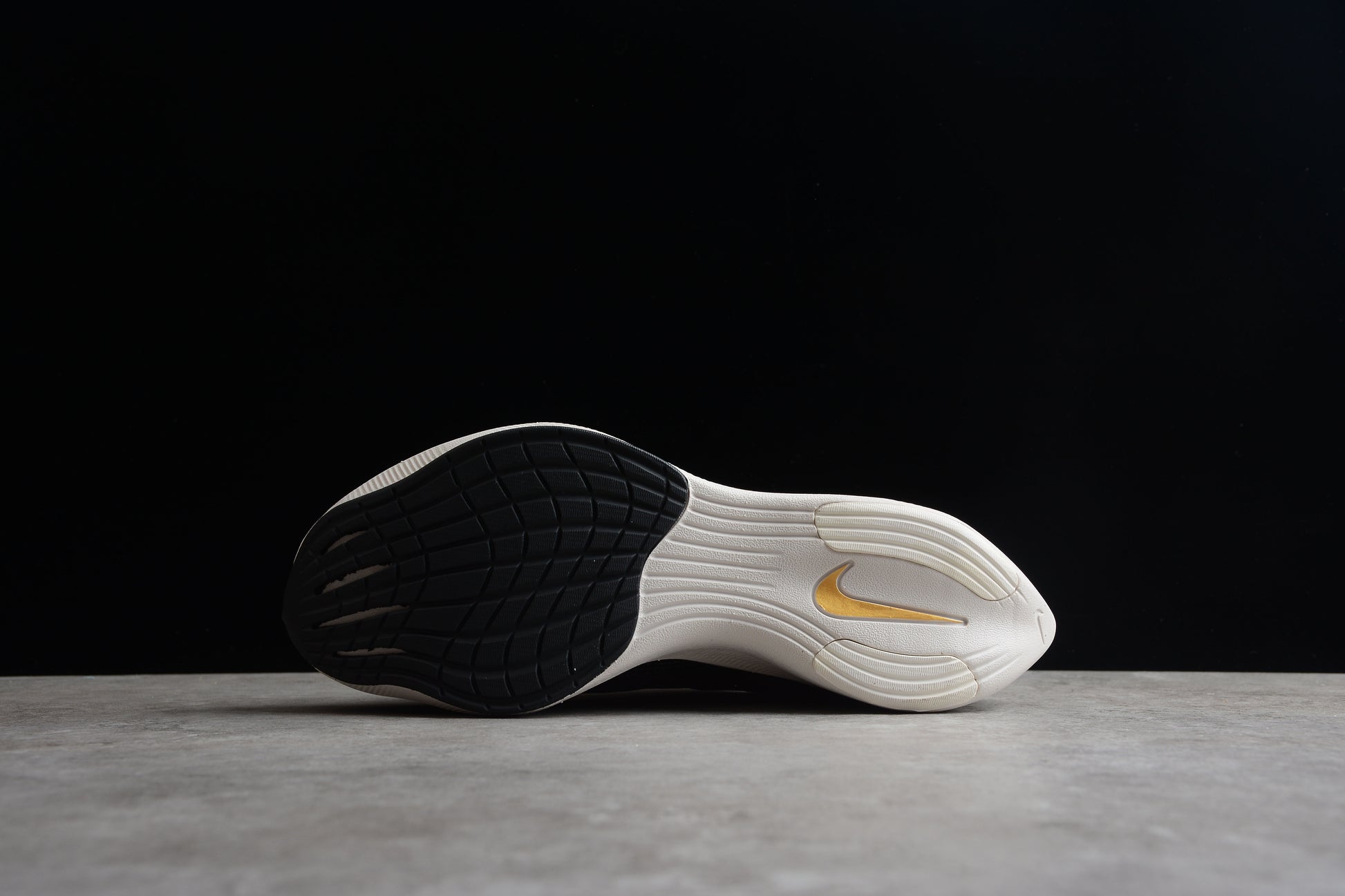 ZoomX Vaporfly NEXT% 2 Black and White