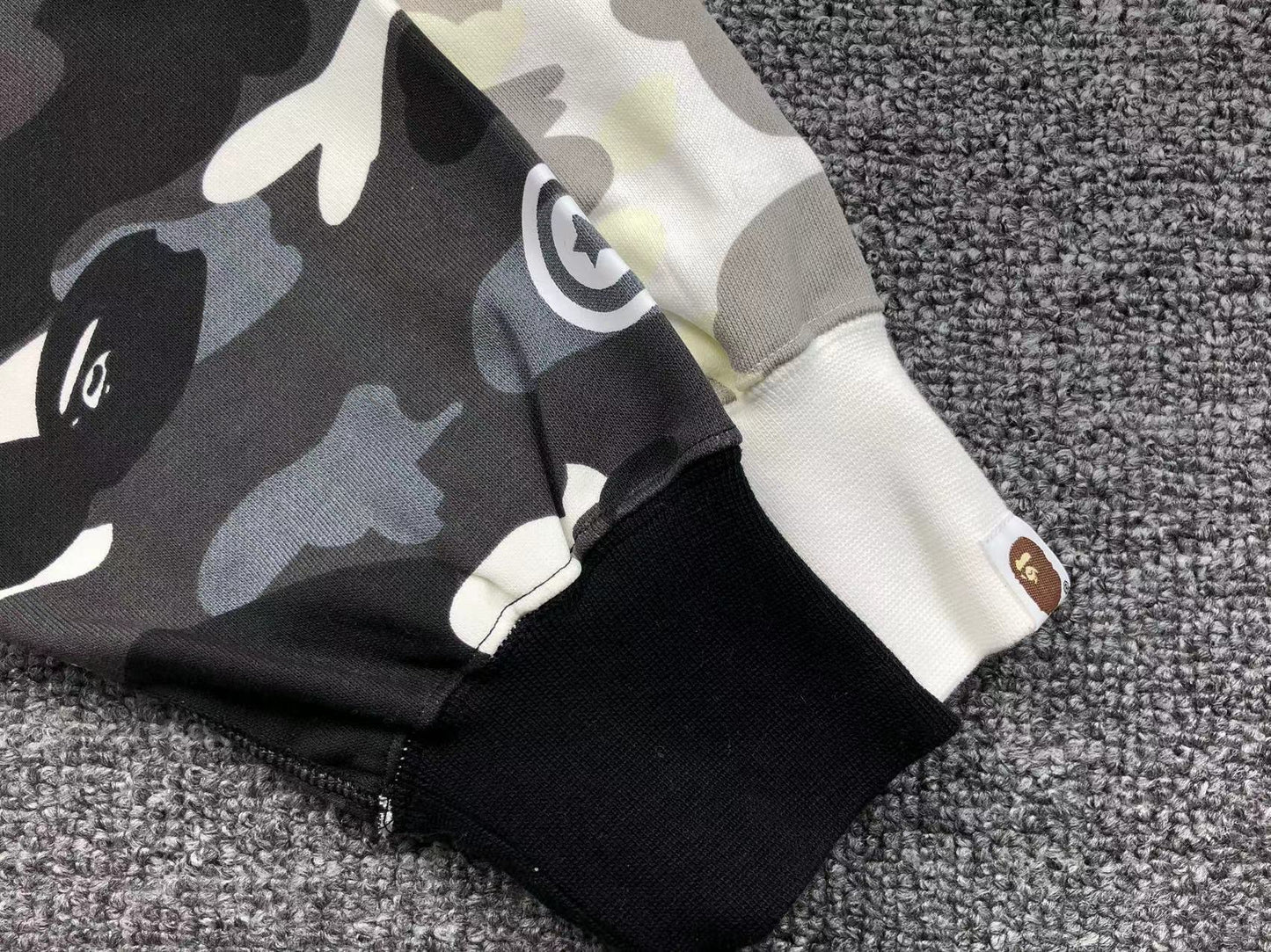 BAPE CITY CAMO HALF SHARK FULL ZIP HOODIE WHITE/BLACK