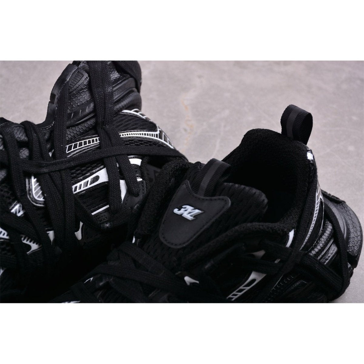 BALENCIAGA 3XL x BLACK WHITE - Prime Reps