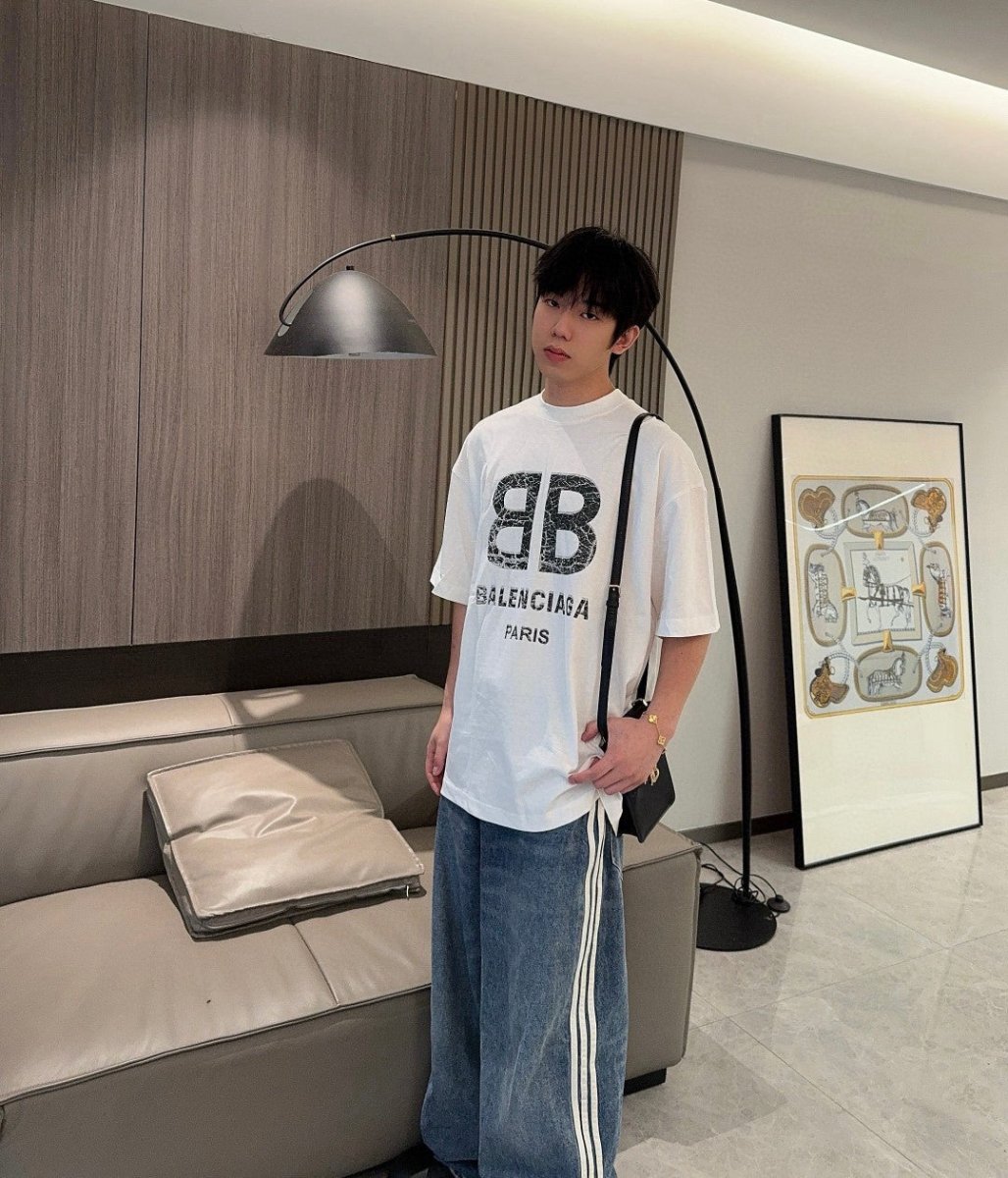 Balenciaga Cracked 'BB' Logo T-Shirt (White) - Prime Reps