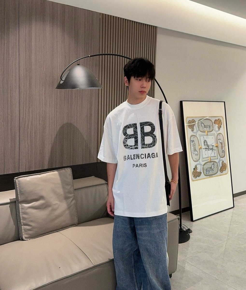 Balenciaga Cracked 'BB' Logo T-Shirt (White) - Prime Reps