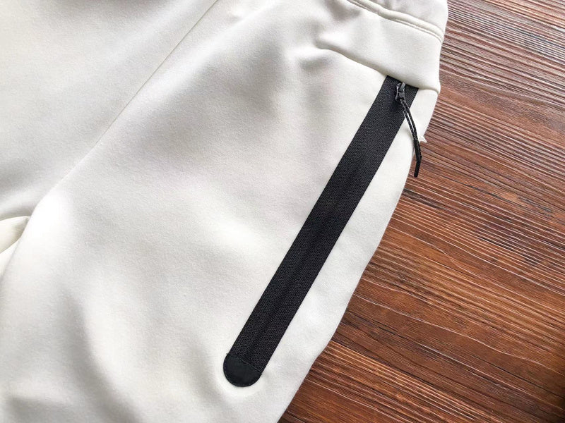 NIKE TECH FLEECE PANTS x WHITE