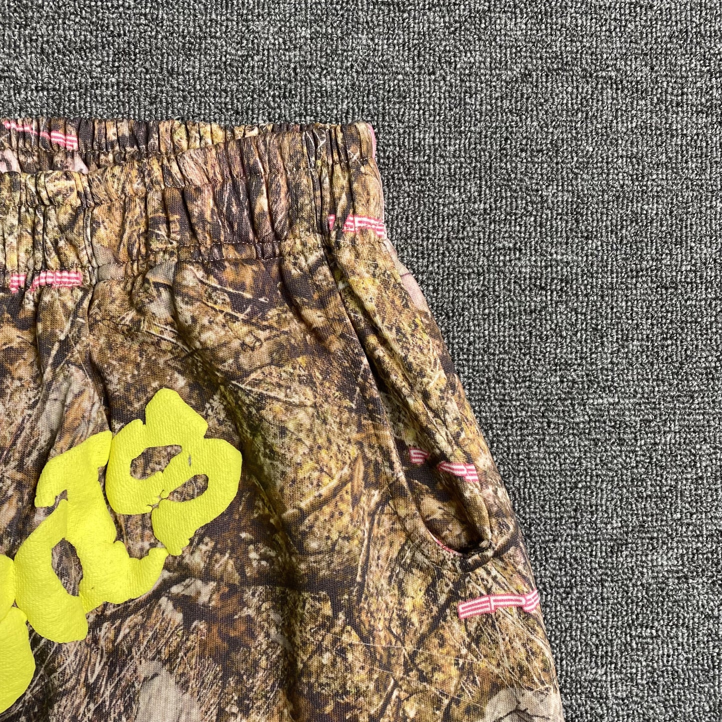 SP5DER REAL TREE OG WEB SWEATPANTS CAMO