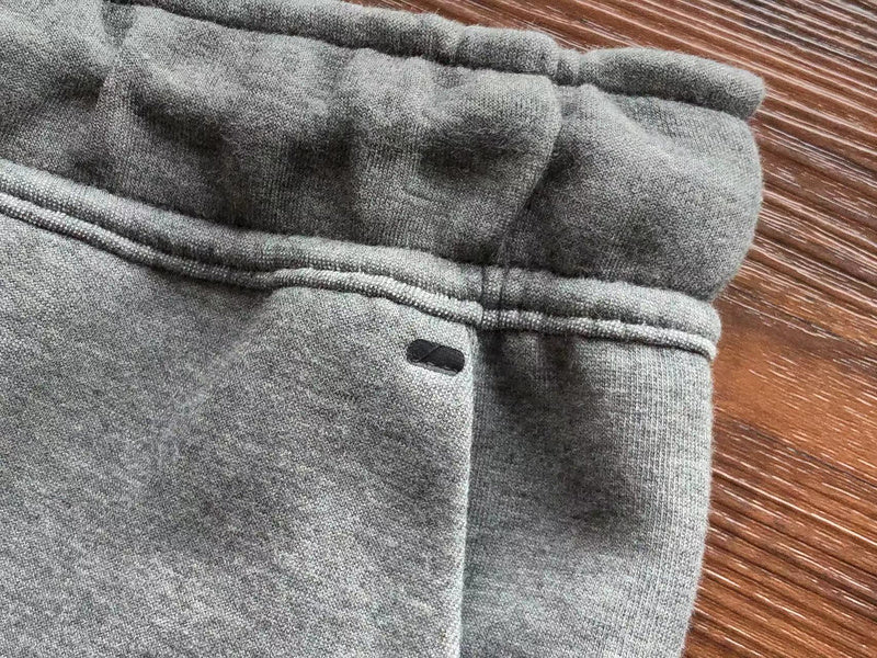 NIKE TECH FLEECE PANTS x WOLF GREY