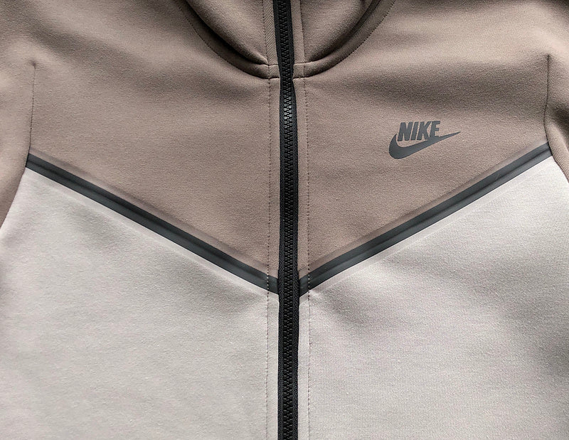 NIKE TECH FLEECE HOODIE x OLIVE GREY/ENIGMA STONE