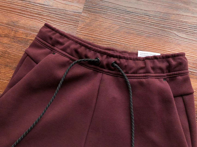 NIKE TECH FLEECE PANTS x BERRY/POMEGRANATE