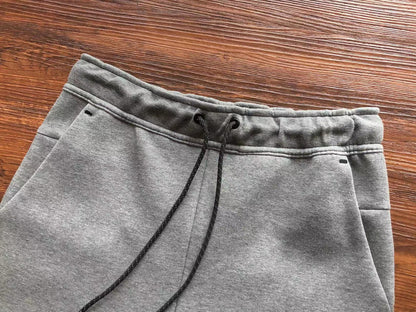 NIKE TECH FLEECE PANTS x WOLF GREY