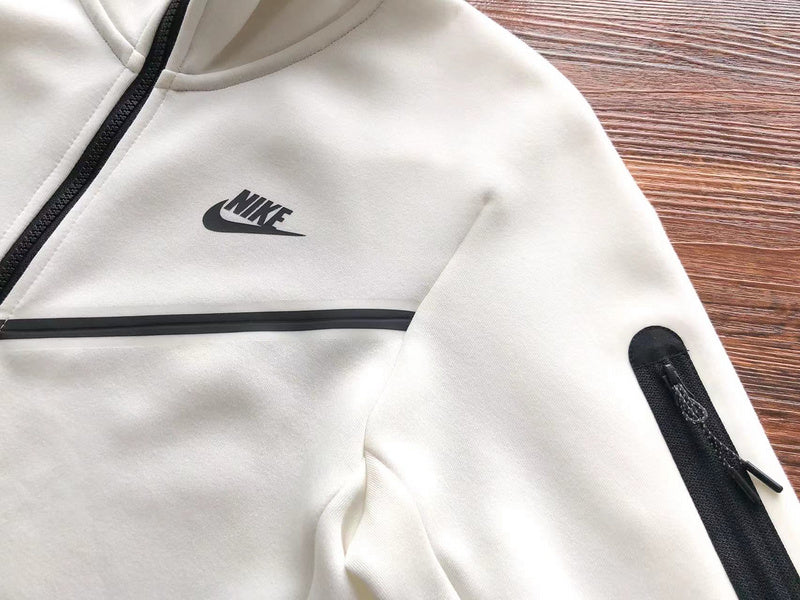 NIKE TECH FLEECE HOODIE x WHITE