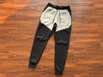 NIKE TECH FLEECE PANTS x BLACK/GREY