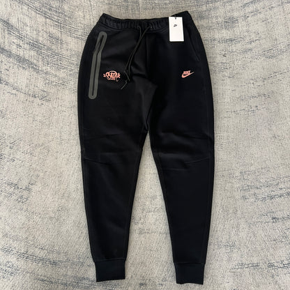 NIKE TECH FLEECE x SYNA CENTRAL CEE PANTS