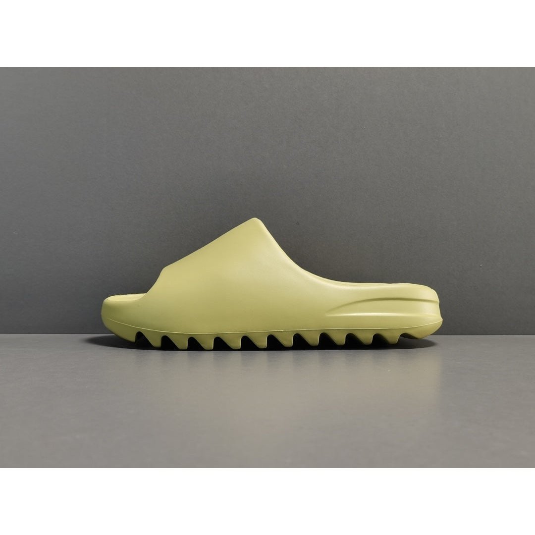 ADIDAS YEEZY SLIDE x RESIN - Prime Reps