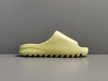 ADIDAS YEEZY SLIDE x RESIN - Prime Reps