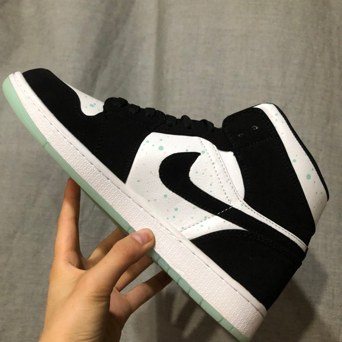 JORDAN 1 MID x BLACK MINT DOTS - Prime Reps