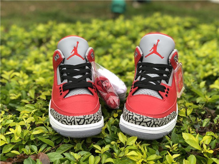 JORDAN 3 RETRO x SE UNITED FIRE RED - Prime Reps