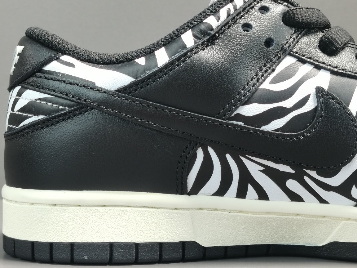 NIKE SB DUNK x QUARTERSNACKS ZEBRA - Prime Reps